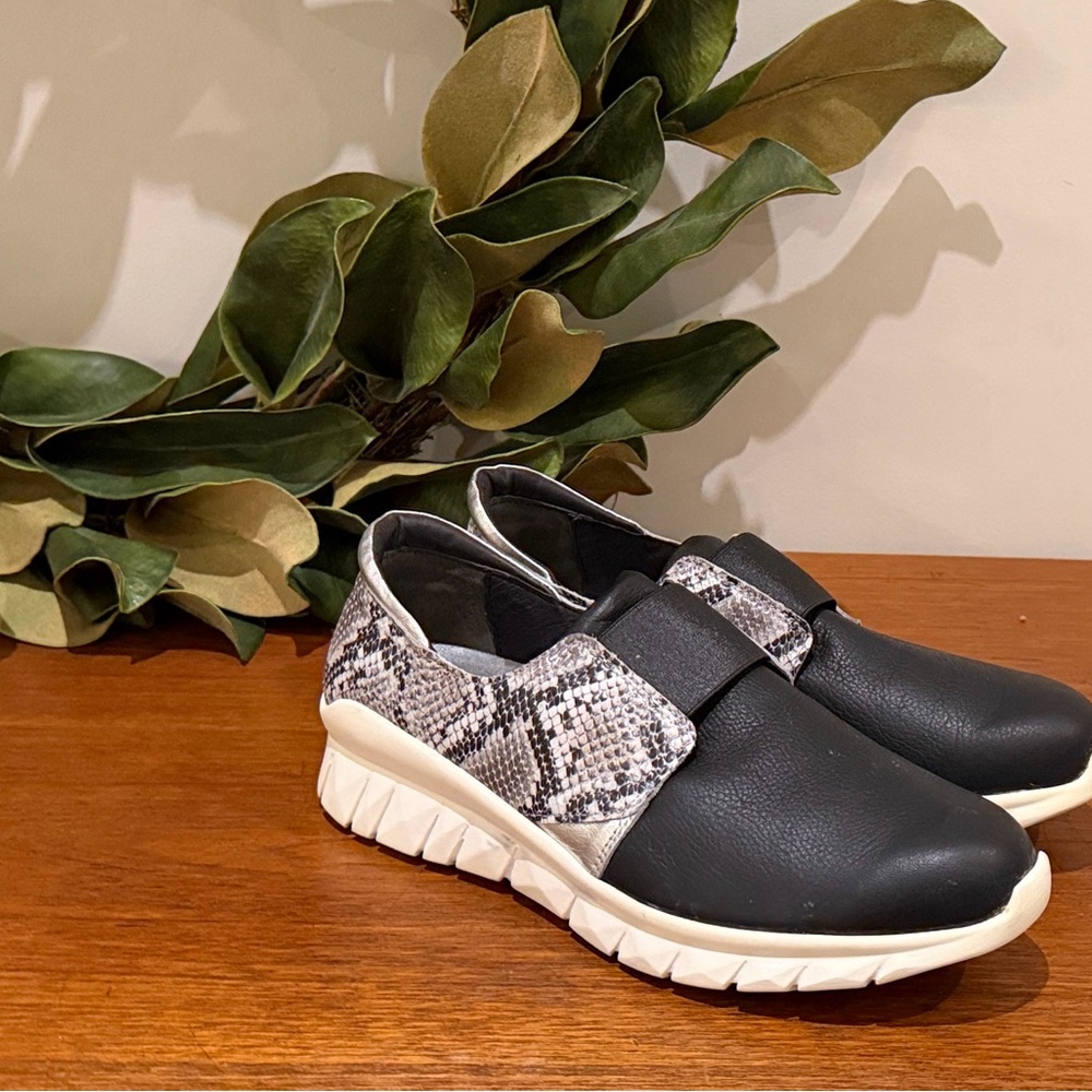 Naot Black and Snake Print Women's Sneakers size 7.5 woman’s